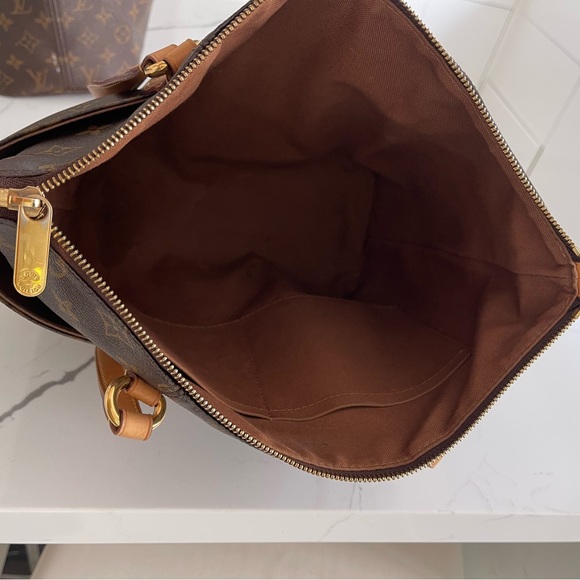 Totally Handbag Monogram - Picture 9 of 9